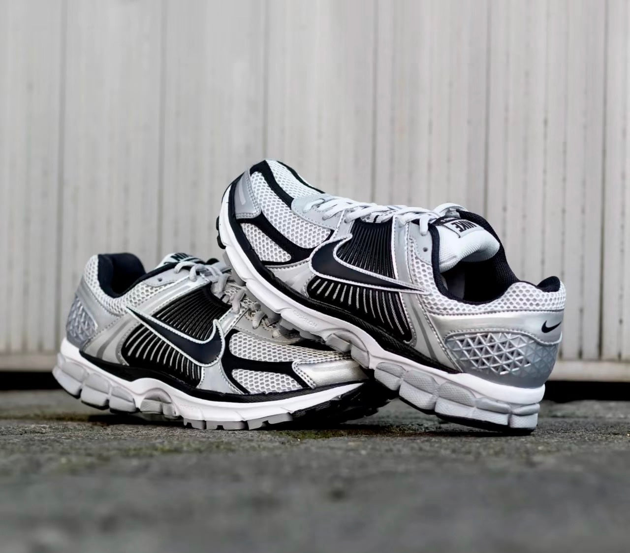 Nike Zoom Vomero 5 金屬黑銀 (FJ4151-004)