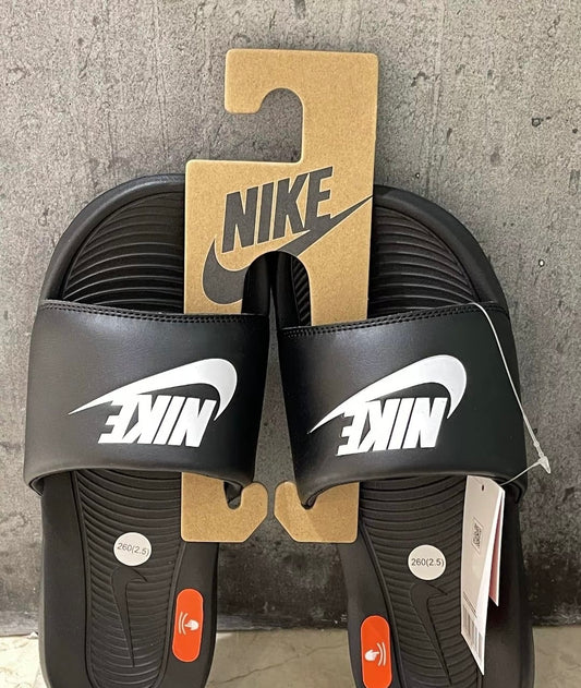 Nike Victori One 黑白 (CN9675-002)