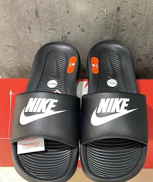 Nike Victori One 黑白 (CN9675-002)
