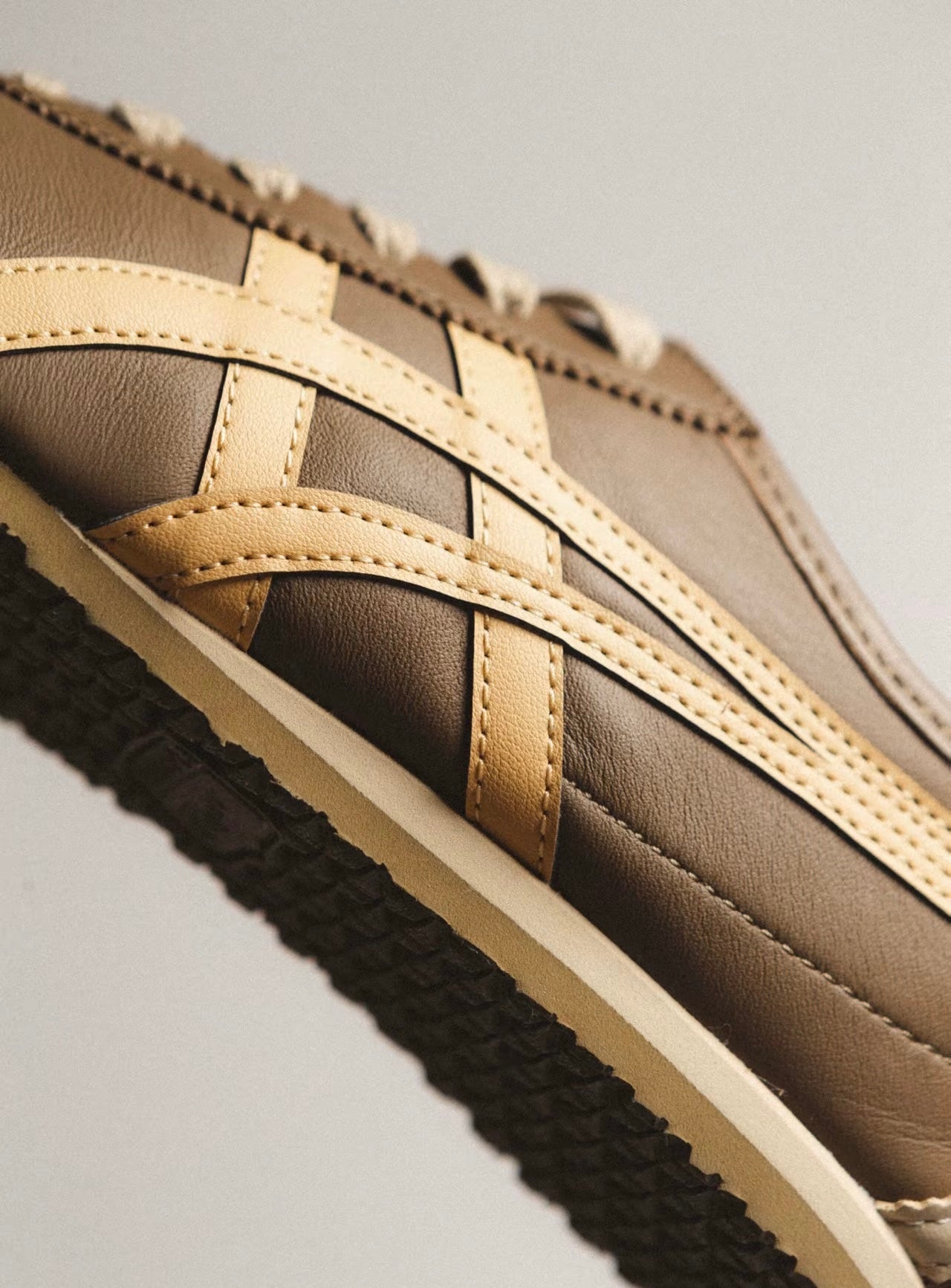 Onitsuka Tiger Mexico 66 深棕色 (1183C102-203)