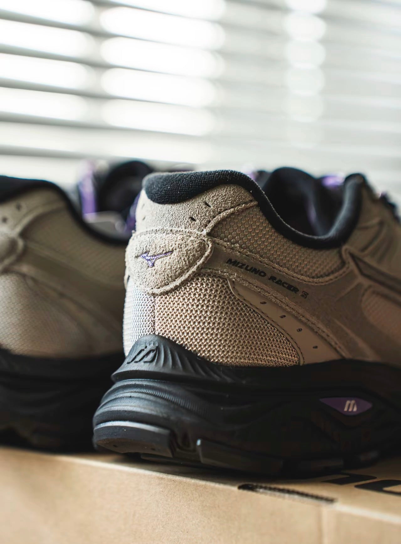 Mizuno Racer S 卡其 (D1GH263502)
