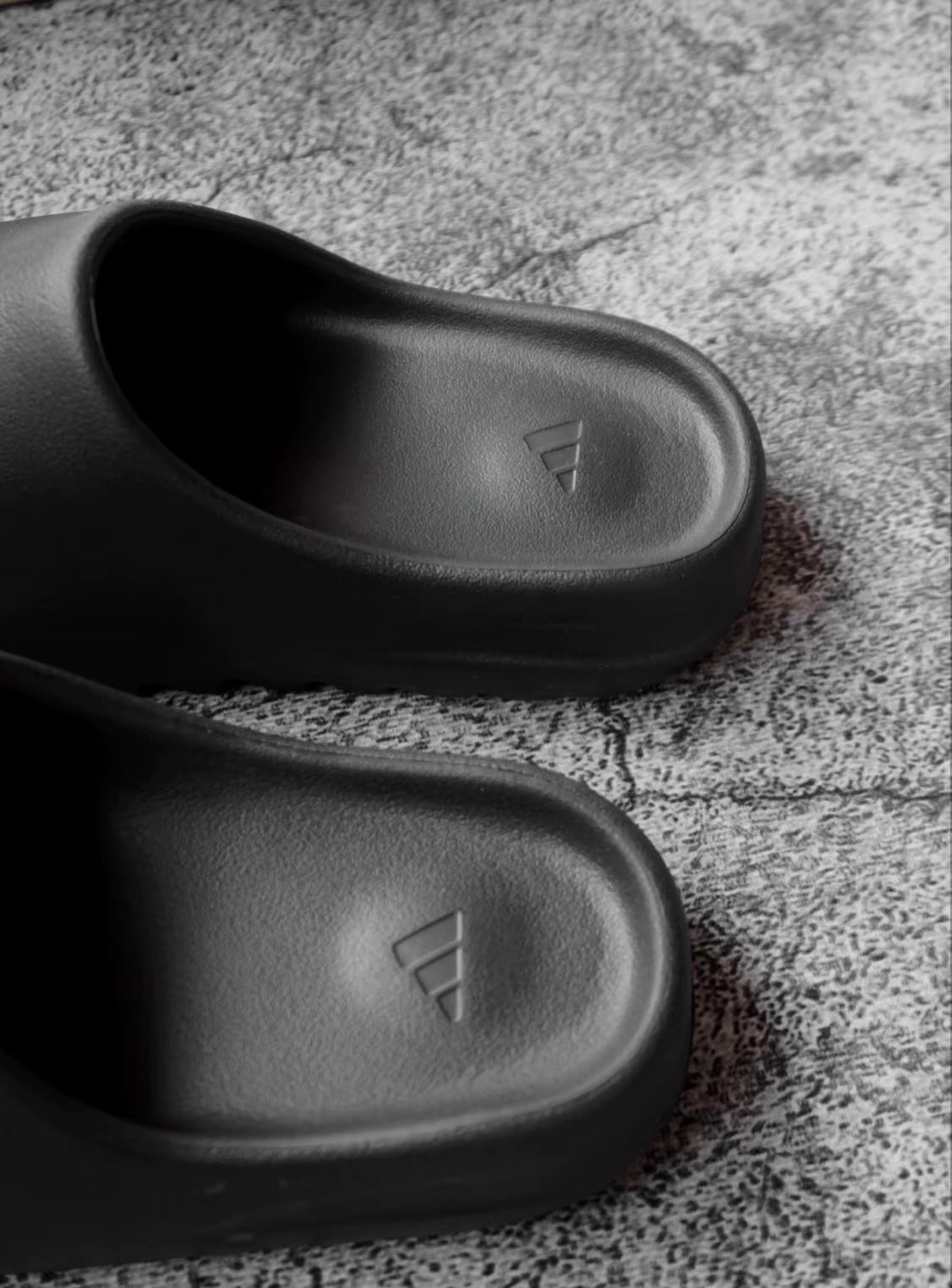Adidas Originals Yeezy Slide 黑色 (HQ6448)
