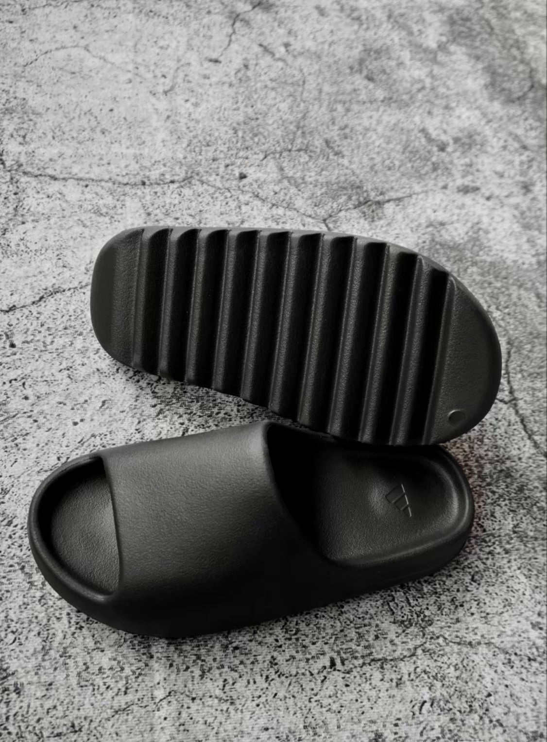 Adidas Originals Yeezy Slide 黑色 (HQ6448)