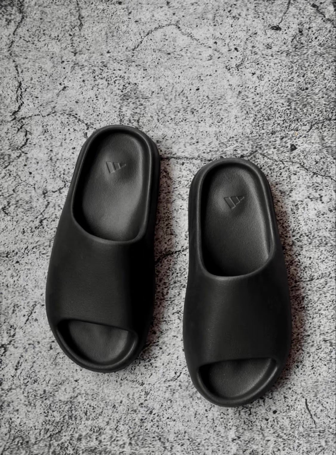 Adidas Originals Yeezy Slide 黑色 (HQ6448)