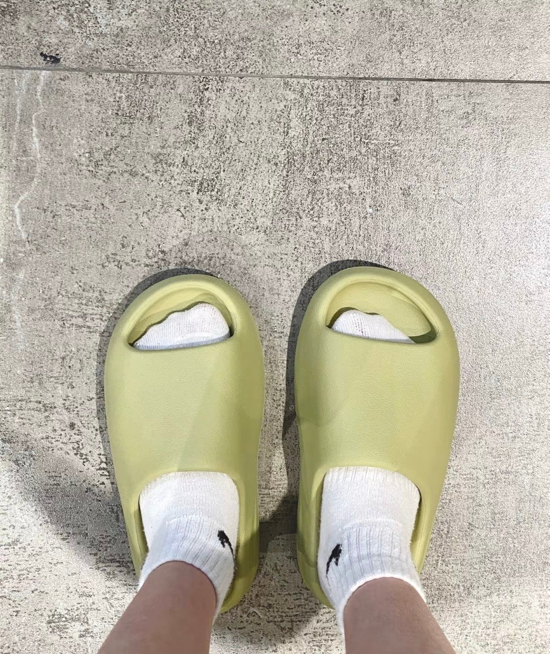 Adidas Originals Yeezy Slide Resin 綠色 (FZ5904)