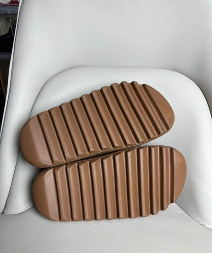 Adidas Originals Yeezy Slide 深棕 (FZ5896)