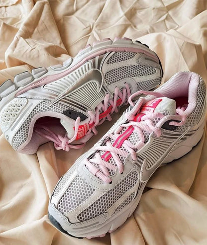 [粉色系秒殺] Nike Zoom Vomero 520 白粉灰 (FN3695-001)