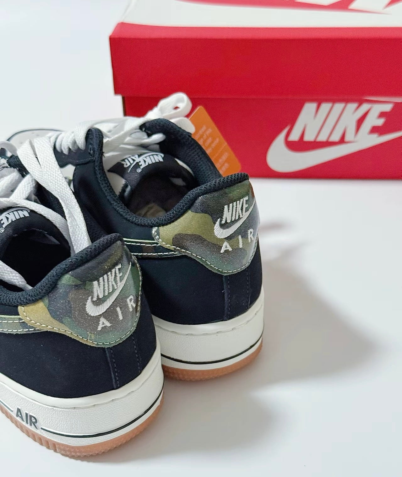 Nike Air Force 米黑 (HQ1967-100)