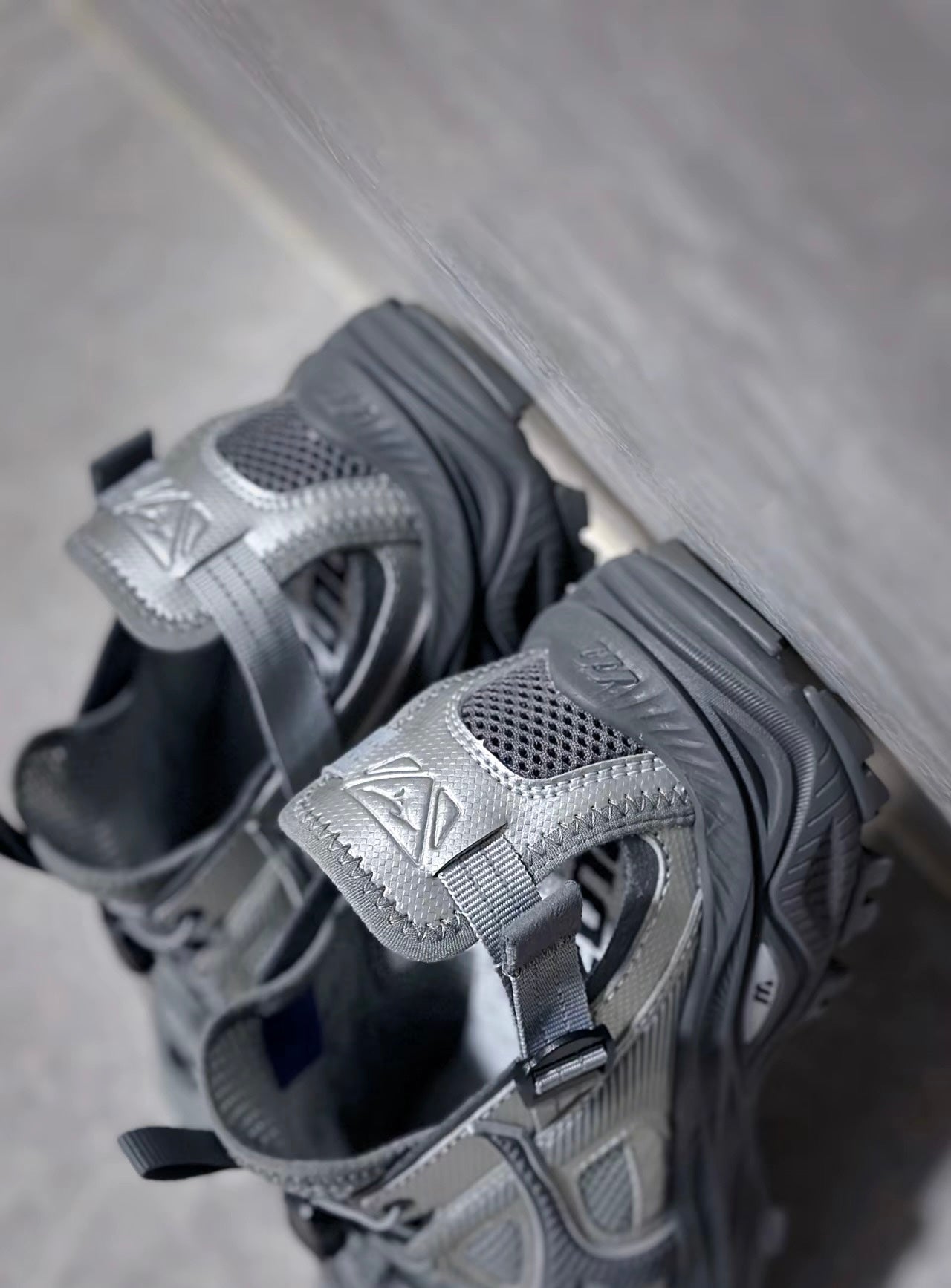 Mizuno Racer Trail SE 石岩灰 (D1GH241906)