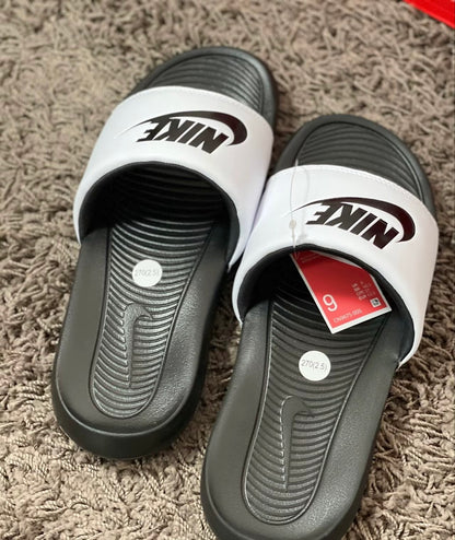 Nike Victori One 黑白 (CN9675-005)