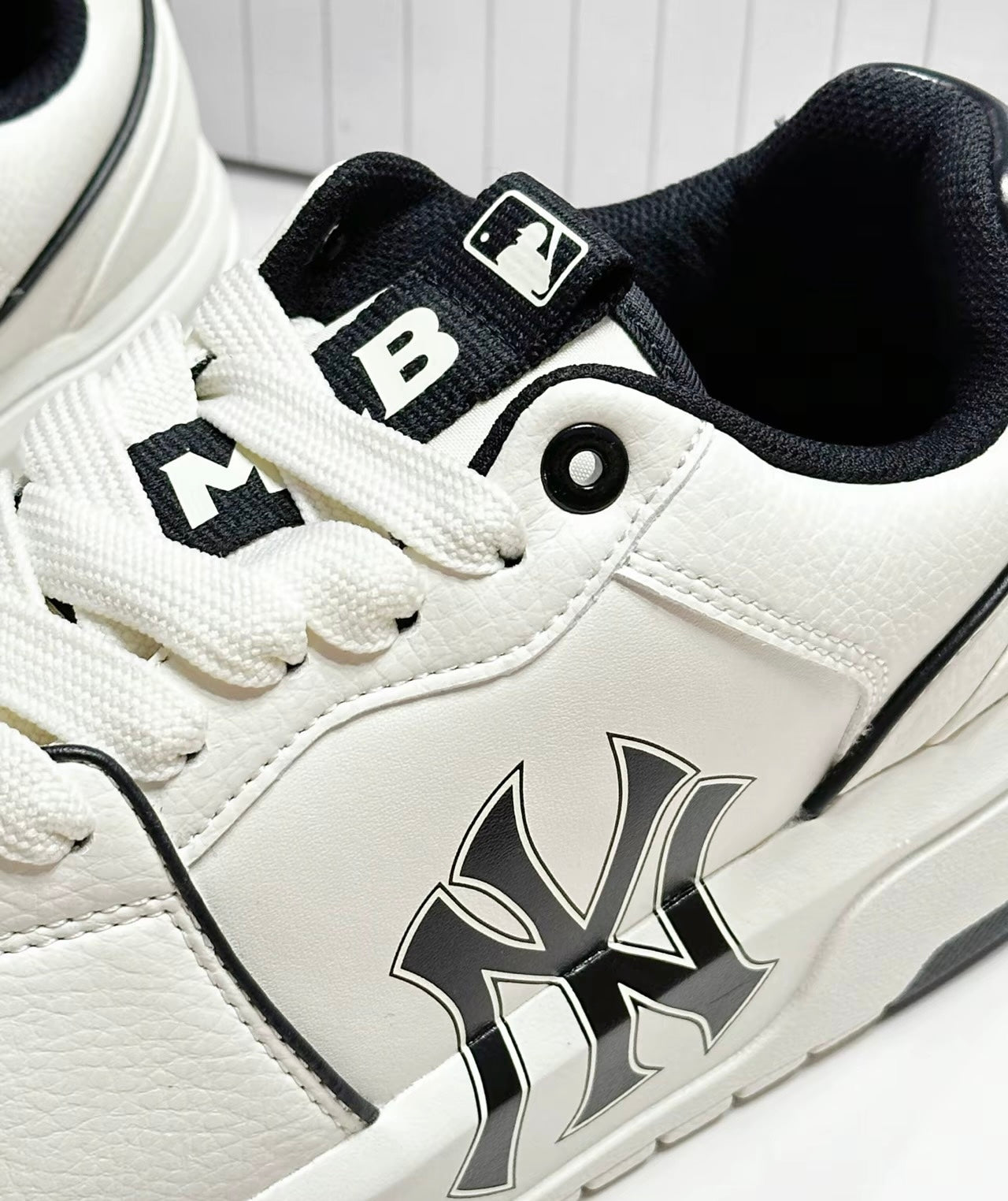 MLB Chunky Liner PU 黑白 (3ASXCA12N-50WHS)