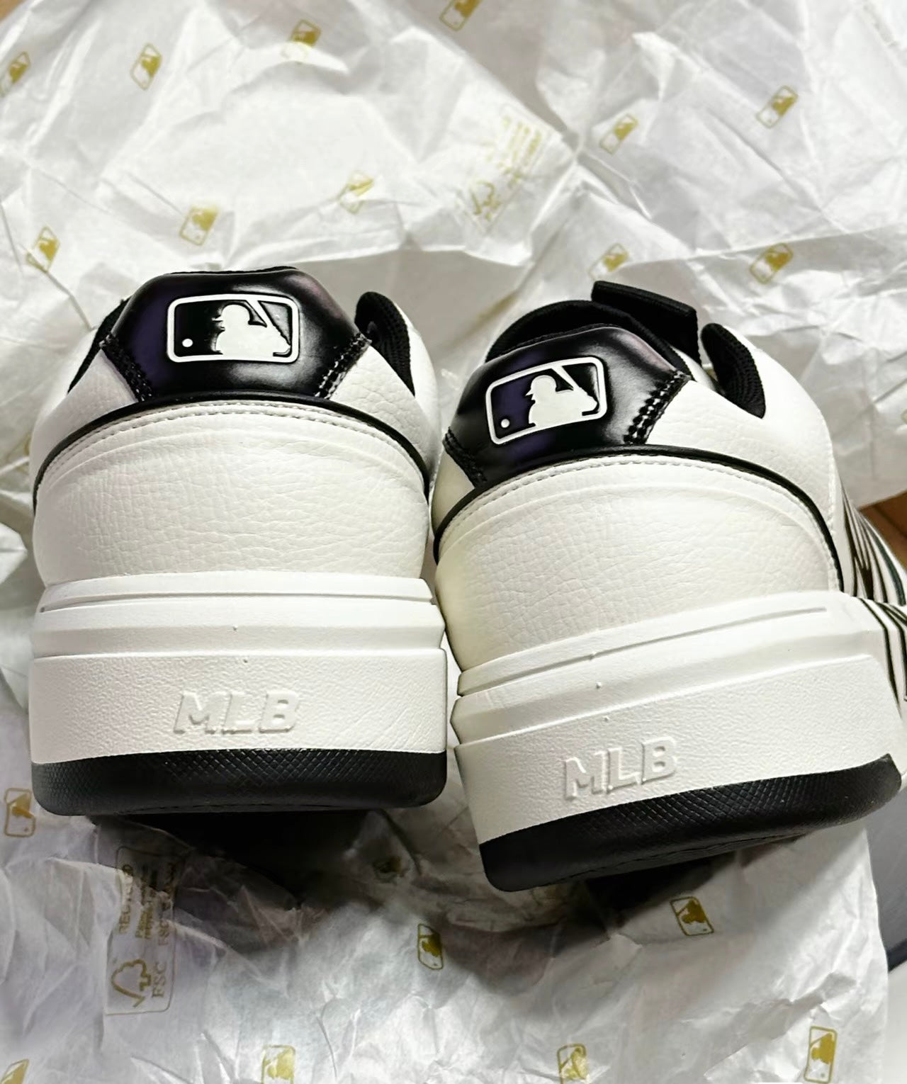MLB Chunky Liner PU 黑白 (3ASXCA12N-50WHS)