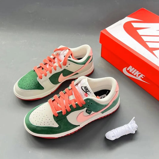 Nike Dunk Low SE - All Peals United Fir Green (FN8923-061)