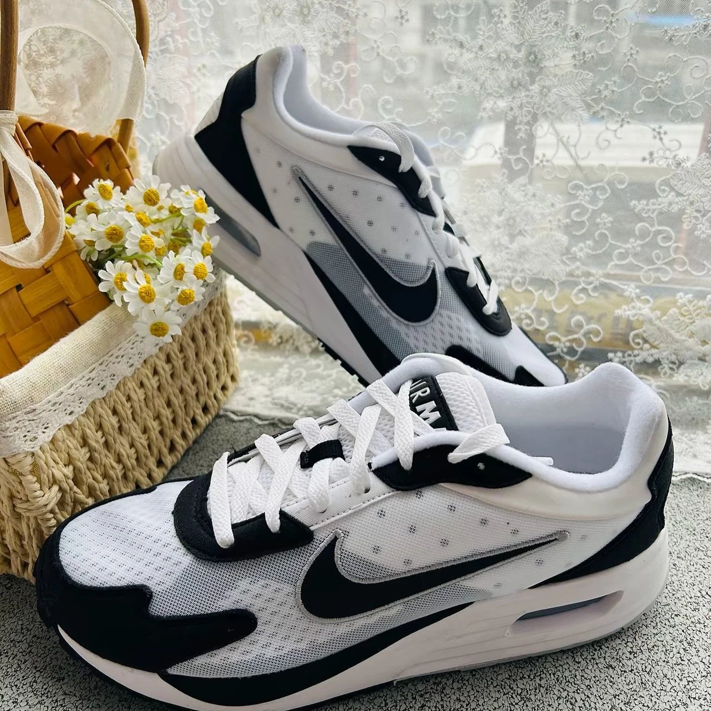 Nike Air Max Solo White Black (DX3666-100)