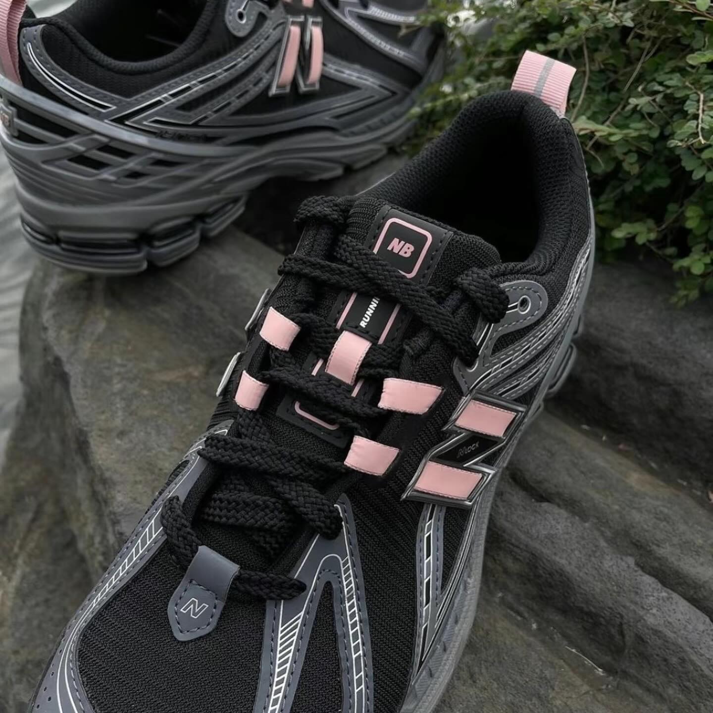 New Balance M1906R Black Pink 黑灰粉 (M1906RHC)