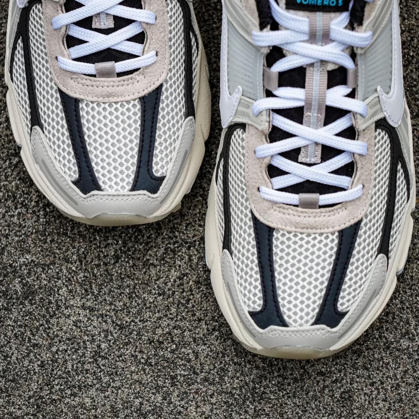 NIKE Zoom Vomero 5 White Black (FN7649-110)