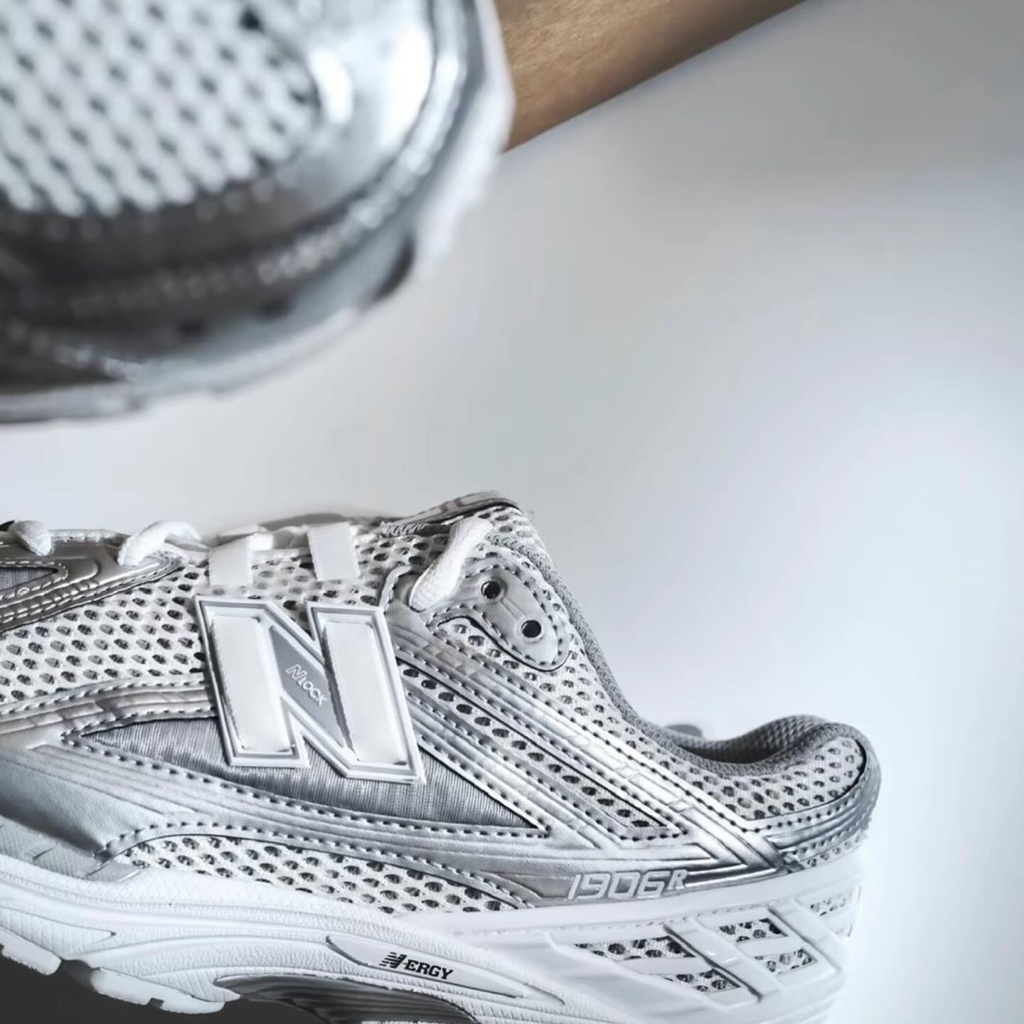 New Balance 1906R Urbancore Silver (M1906RCB)