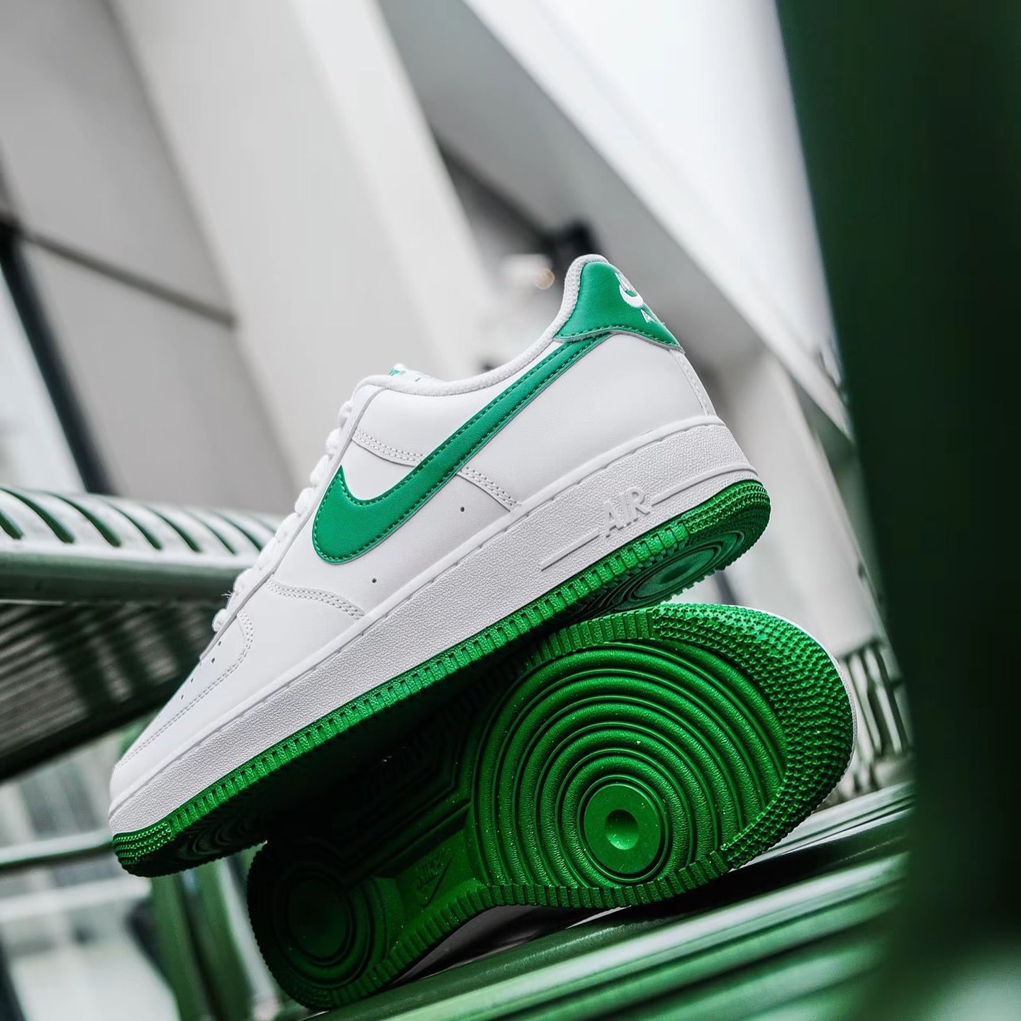 NIKE AIR FORCE 1 LOW WHITE MALACHITE GREEN (FJ4146-102)