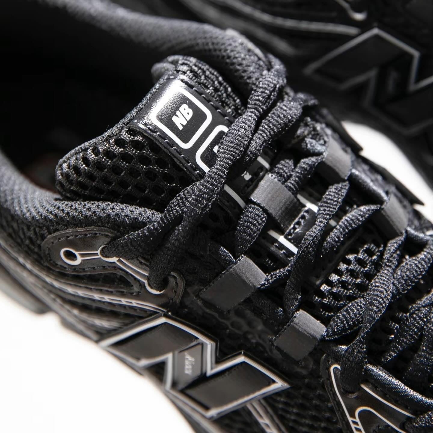 New Balance 1906R Black (M1906RCH)