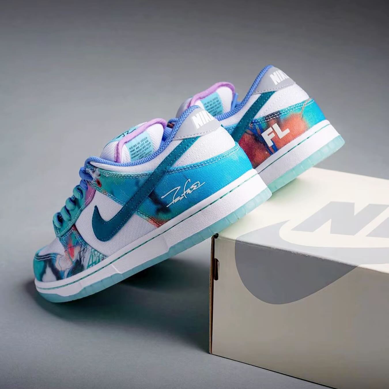 Futura x Nike SB Dunk Low Bleached Aqua (HF6061-400)