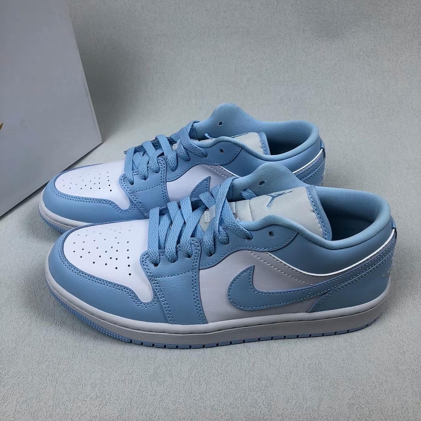 Air Jordan 1 Low aluminum (DC0774-141)