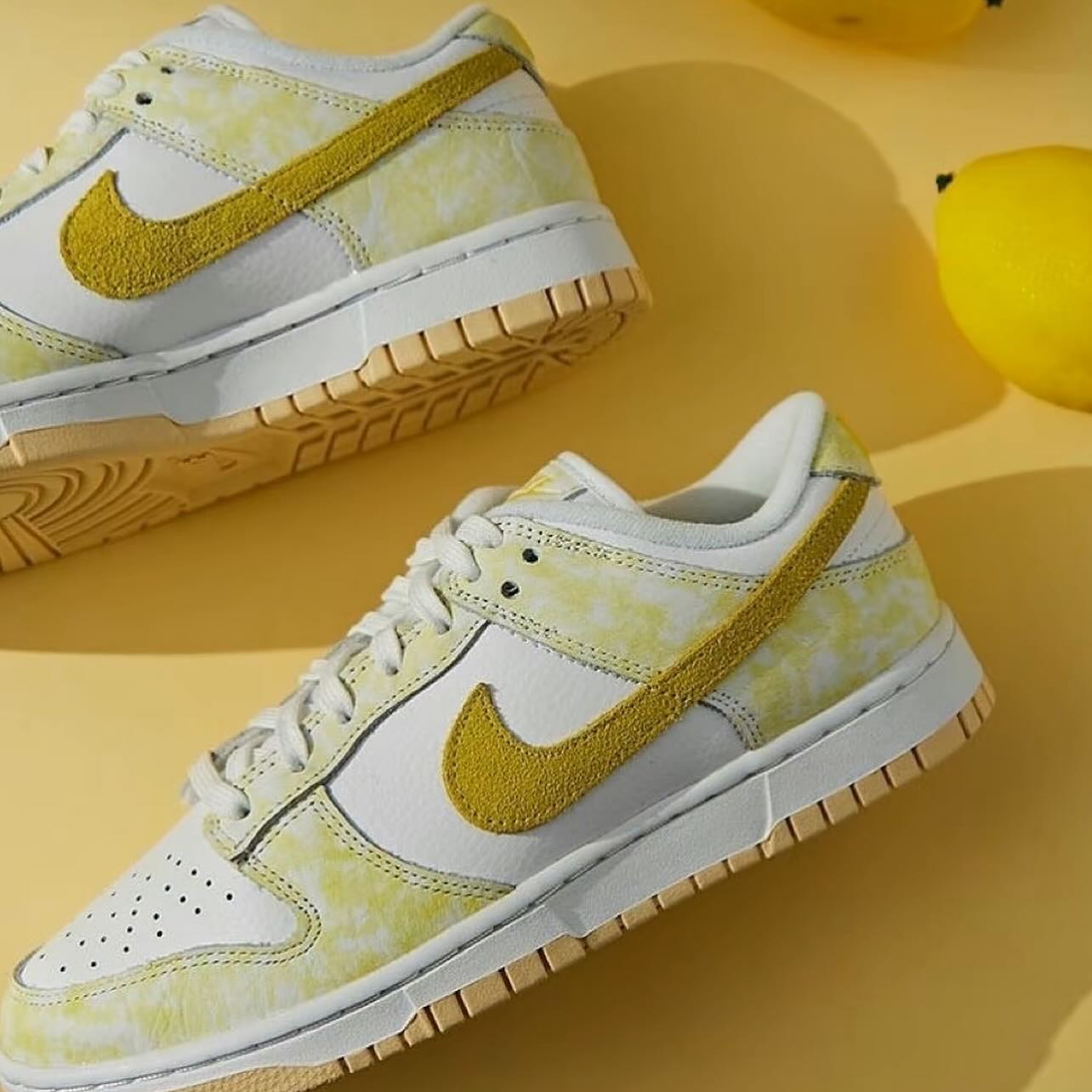 Nike Dunk Low OG Yellow Strike (DM9467-700)