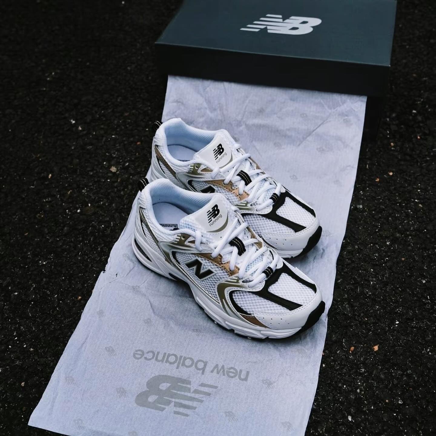 New Balance 530 白黑 (MR530UNI)