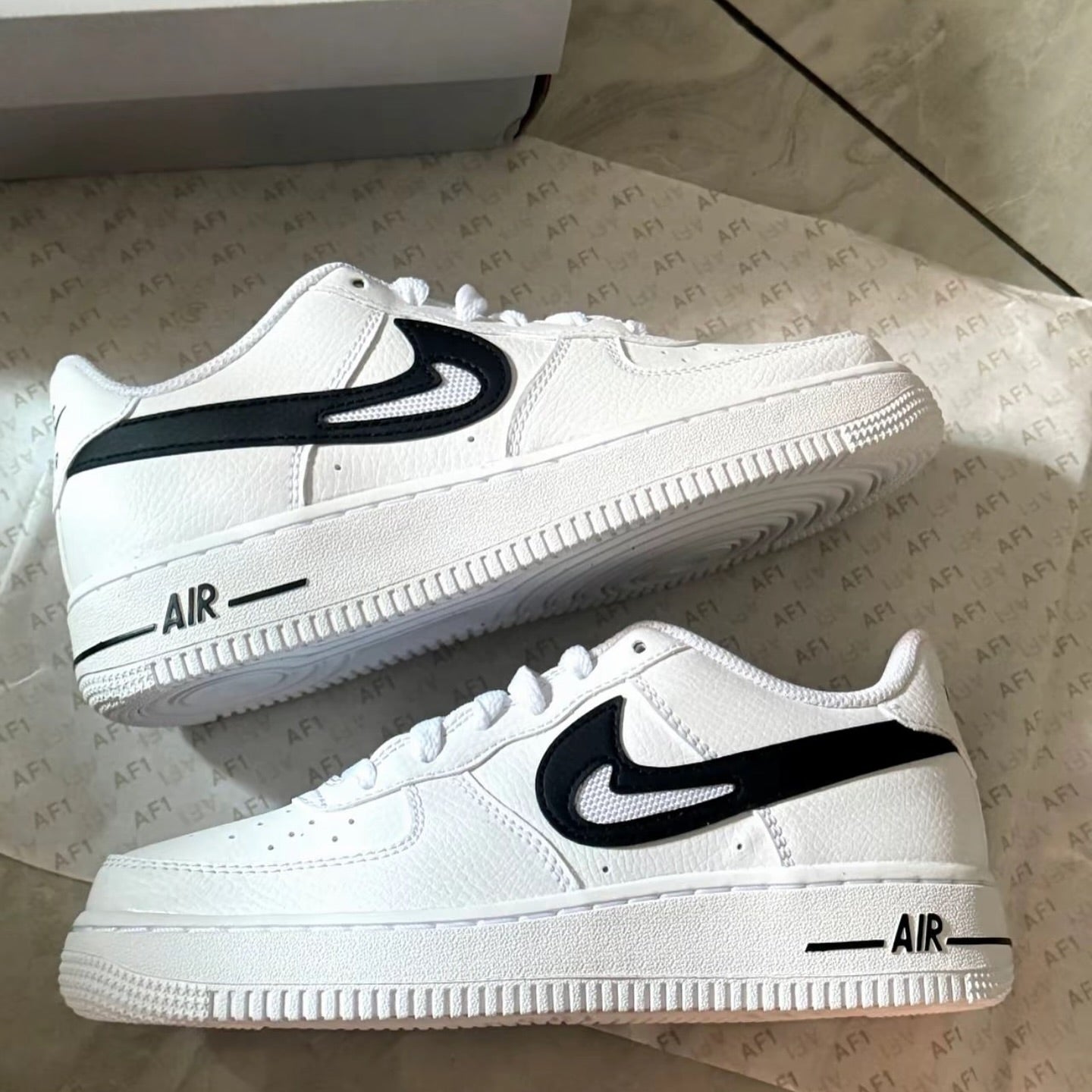 Nike Air Force GS 黑白空心勾 (DR7889-100)